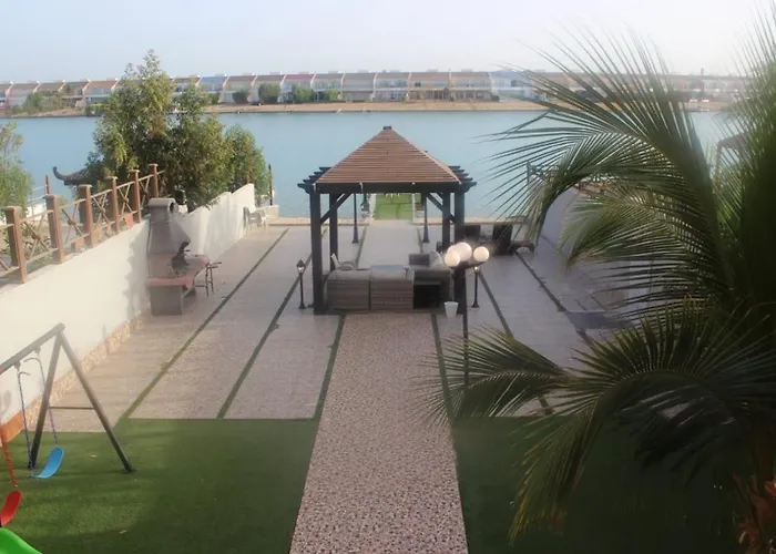 شاطئ السعادة- درة العروس